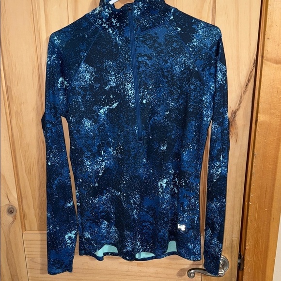 Under Armour Tops - Under Armour Blue Patterned Long Sleeve Athletic Top